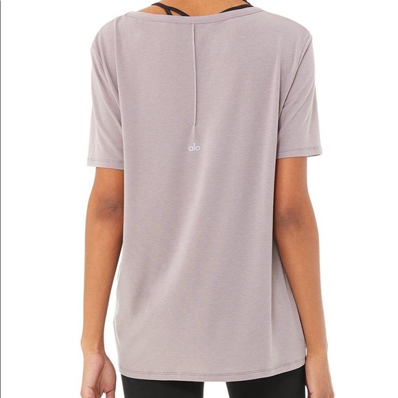 ALO yoga motion short sleeve tee Small lavender smoke - Picture 4 of 4